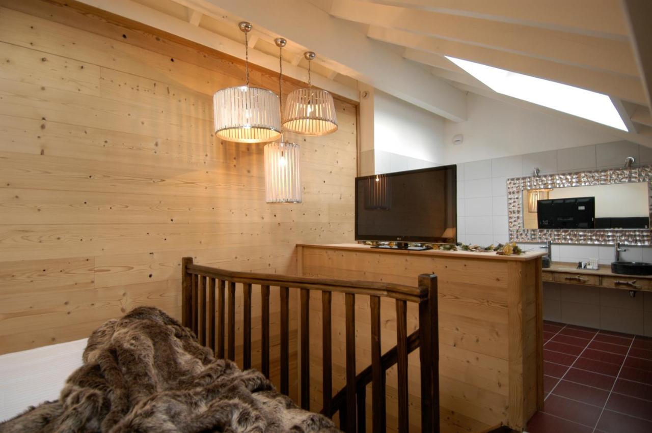 Auberge De Maison Rouge Vétraz-Monthoux Rom bilde