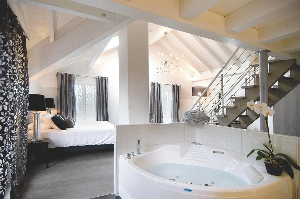 Auberge De Maison Rouge Vétraz-Monthoux Rom bilde