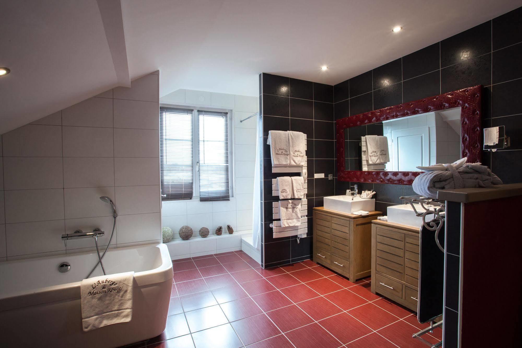 Auberge De Maison Rouge Vétraz-Monthoux Eksteriør bilde